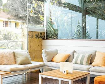 Cottesloe Beach Hotel - Cottesloe - Living room