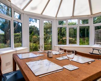 Trees Annex - Bexhill - Bexhill-on-Sea - Dining room