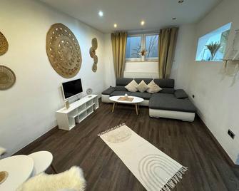 Ferienwohnung Im Boho Stil Nähe Salzburg - Freilassing - Wohnzimmer