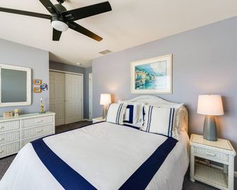 Condo w/ Deck: Walk to Beach & Convention Center! - Wildwood - Habitación