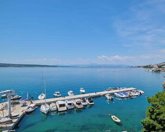 Hotel Selce - Selce