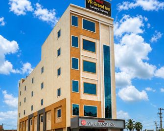 Hotel Vr Grand In, Nellore - Nellore - Building