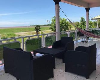 Zeedijk Resort Nickerie - Nieuw Nickerie - Balcony