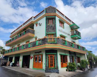Midtown Inn Batanes - Basco - Building