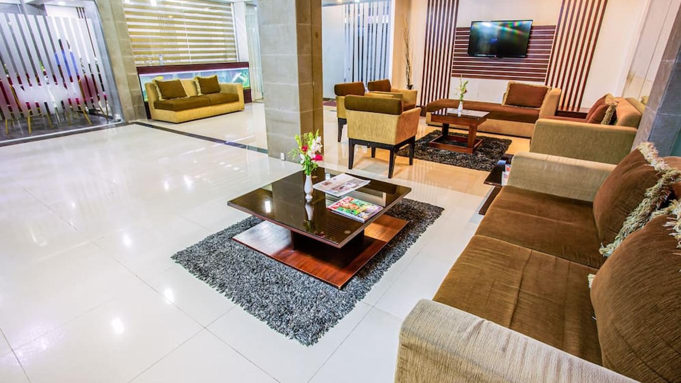 Hotel La Villa Western by Sea Pearl Beach Resort & Spa