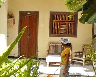 Arjuna Homestay Ubud - Ubud - Patio