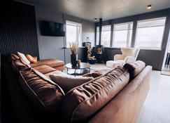 Golden Circle Luxury Cottages - Selfoss - Living room