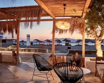 Dionysos Sea Side Resort - Mylopotas - Patio