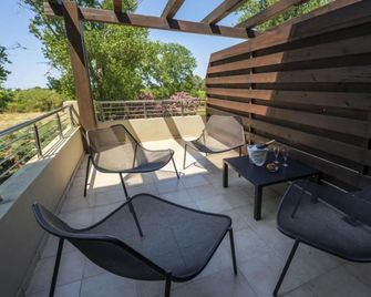 Amalias Hotel - Kourouta - Balcón