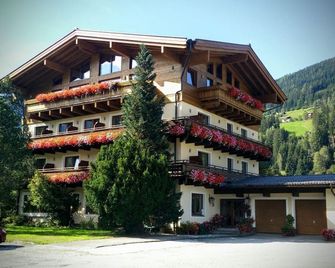 Triple room, shower or bath, WC, balcony - Dorferwirt - Bramberg am Wildkogel - Gebäude