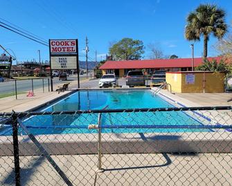 Cook's Motel - 巴拿馬城海灘 - 游泳池