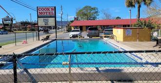 Cook's Motel - פנמה סיטי ביץ' - בריכה
