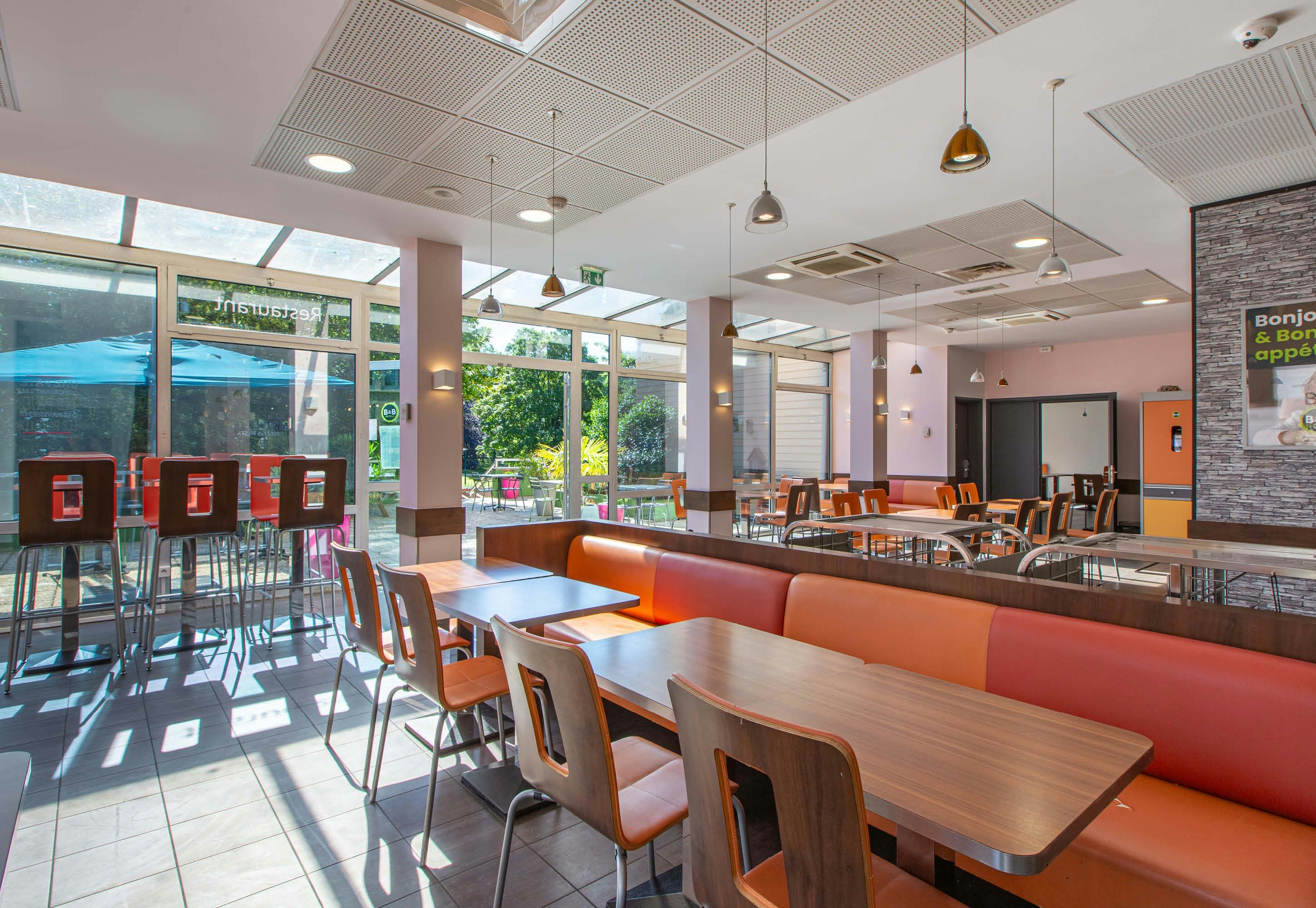 B&B HOTEL Chartres Centre Cathédrale - שארטרה - מסעדה