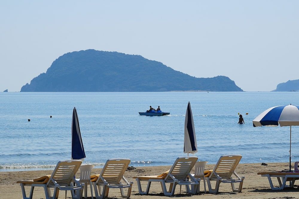 Andreolas Beach Hotel - לגנאס - חוף