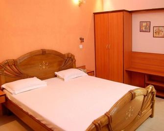Hotel D R International - Ambāla - Bedroom