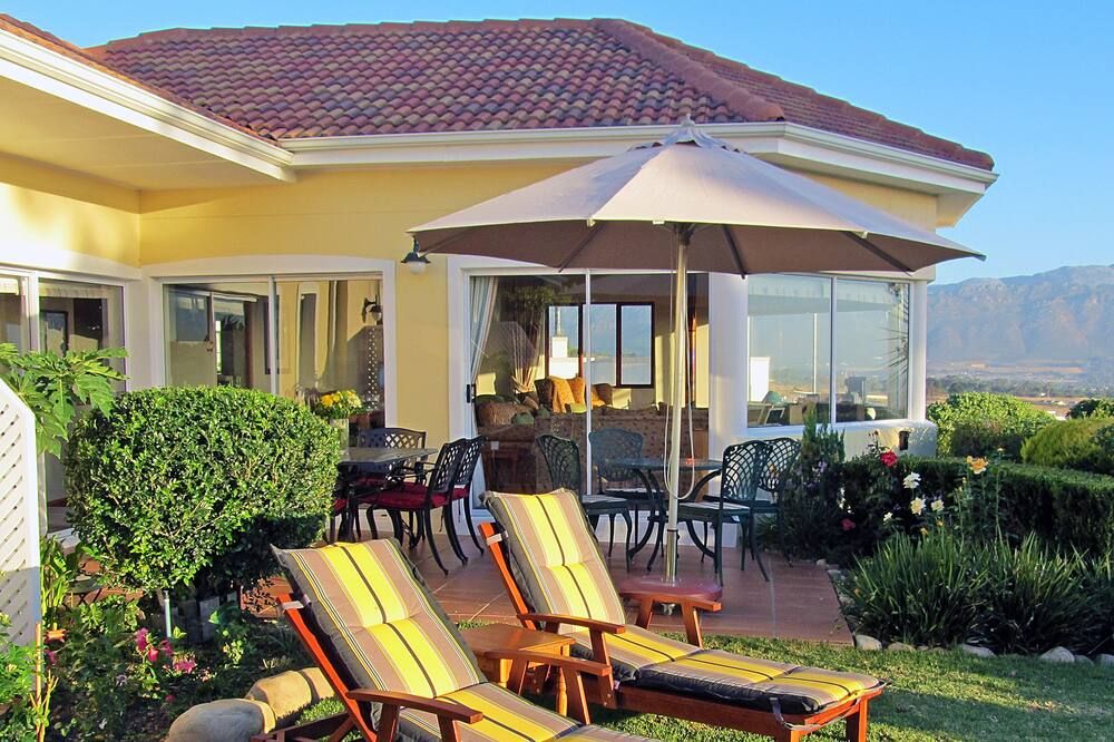 Somerset Sights B&B - סומרסט ווסט - פטיו