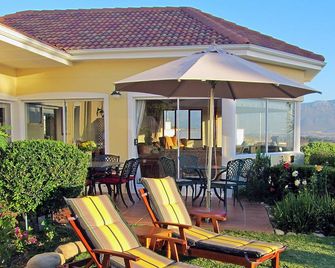 Somerset Sights B&B - סומרסט ווסט - פטיו