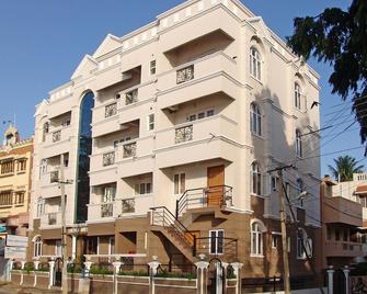 Lake Habitat Serviced Apartments - Bengaluru - Building