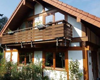 1 room for 2 people with a terrace just outside Cologne / Messe - Rösrath - Gebäude