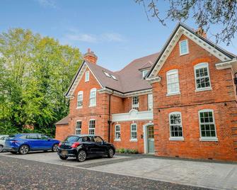 Host & Stay - Sedlescombe Apartment - Rugby - Building