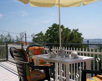 Monteverde Adult Rural Relaxation. Rural vacation home. Genuine vacation! - Cermignano - Balcón