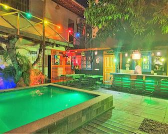 Vila Aju Pousada Tematica - אראקאז'ו - בריכה