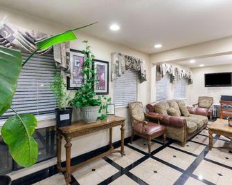 Days Inn by Wyndham Oklahoma City West - Oklahoma City - Lobby