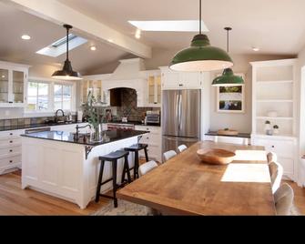 Solana Beach Beauty - Solana Beach - Kitchen