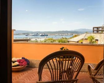 Pozzo Sacro - Olbia - Balkón