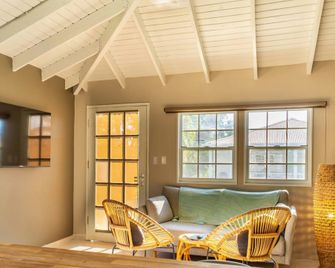 Talk of the Town - Oranjestad - Living room
