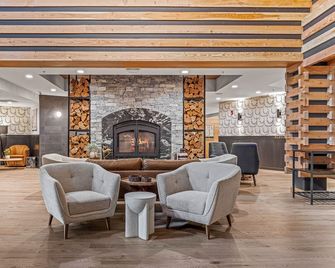 Everwild Canmore Hotel - Canmore - Lounge