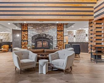 Everwild Canmore Hotel - Canmore - Lounge