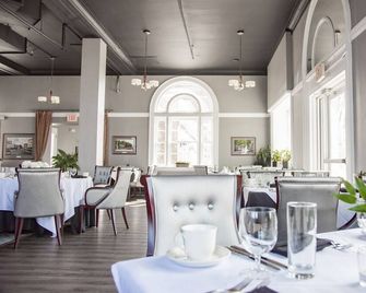 The Queensbury Hotel - Glens Falls - Restaurant