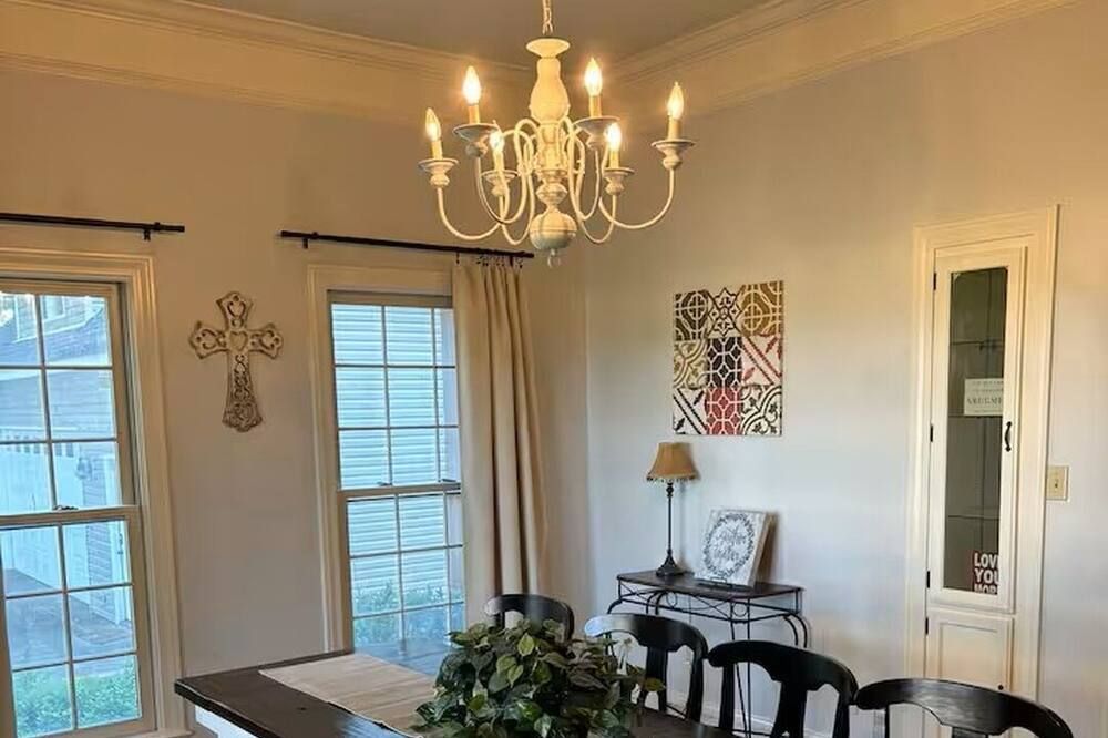 Southern Comfort with plenty of room for the entire family.