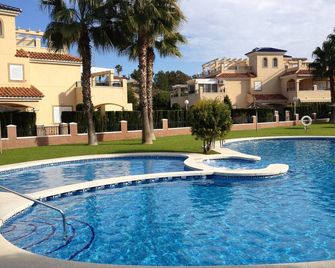 Immaculate Ground Floor 2 Bed Apartment In Gated Community With Pool - Pilar de la Horadada - Piscina
