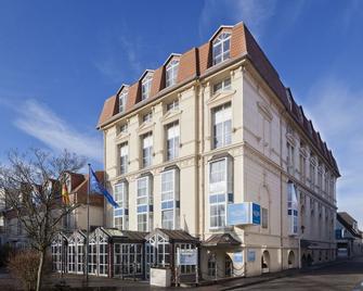 Michels Inselhotel Vier Jahreszeiten - Norderney - Building