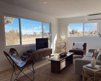 New Desert Gem! - Yucca Valley - Obývací pokoj