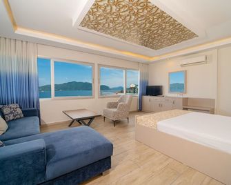 مودا بيتش هوتل - مارماريس - غرفة معيشة