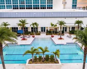 Water View Terrace Suite Downtown Ft Myers - Fort Myers - Pool