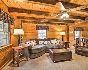 All-Season Sanctuary Steps to Moosehead Lake - Greenville - Living room