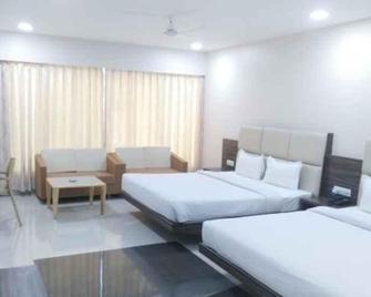 Mnr Resorts - Pachmarhi - Habitación