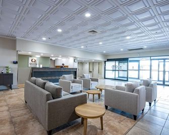 Quality Inn & Suites - Whitehorse - Lounge