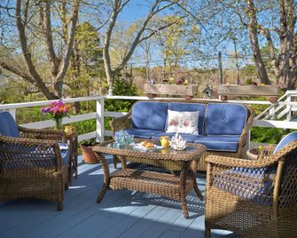 Old Manse Inn - Brewster - Patio