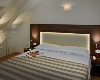 Hotel Astor - Bologna - Bedroom