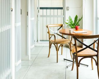 روت - هوستل - ناغاساكي - غرفة طعام