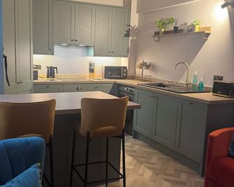 Half Moon Nest - Refurbished throughout for 2026 - Diss - Kuchyň