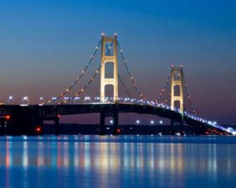 Apple blossom boutique 2 - Mackinaw City