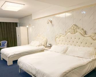 Hotel Aviacion - Manises - Schlafzimmer
