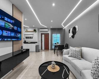 Hyde Park #1 | Comfy Apt W/ Parking @ San Juan - San Juan - Salon