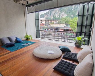 Tan Hostel X Cafe , Aonang Beach - Ao Nang - Patio